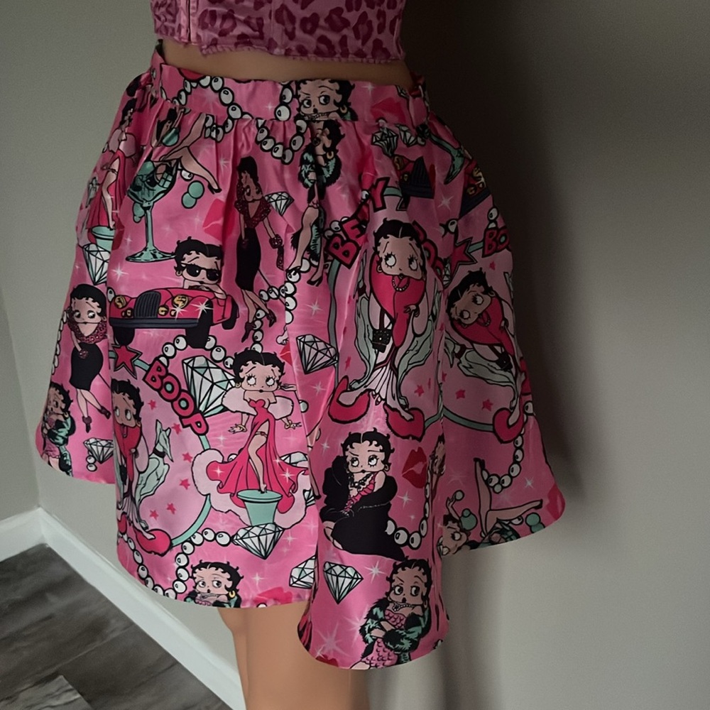 ‼️NWT‼️Rare Dolls Kill Betty Boop Sweet Catch A Kitten Pink Mini Skirt Medium - Picture 6 of 8